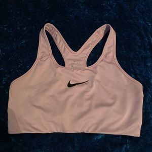 5/$25💜💜Nike sports bra
